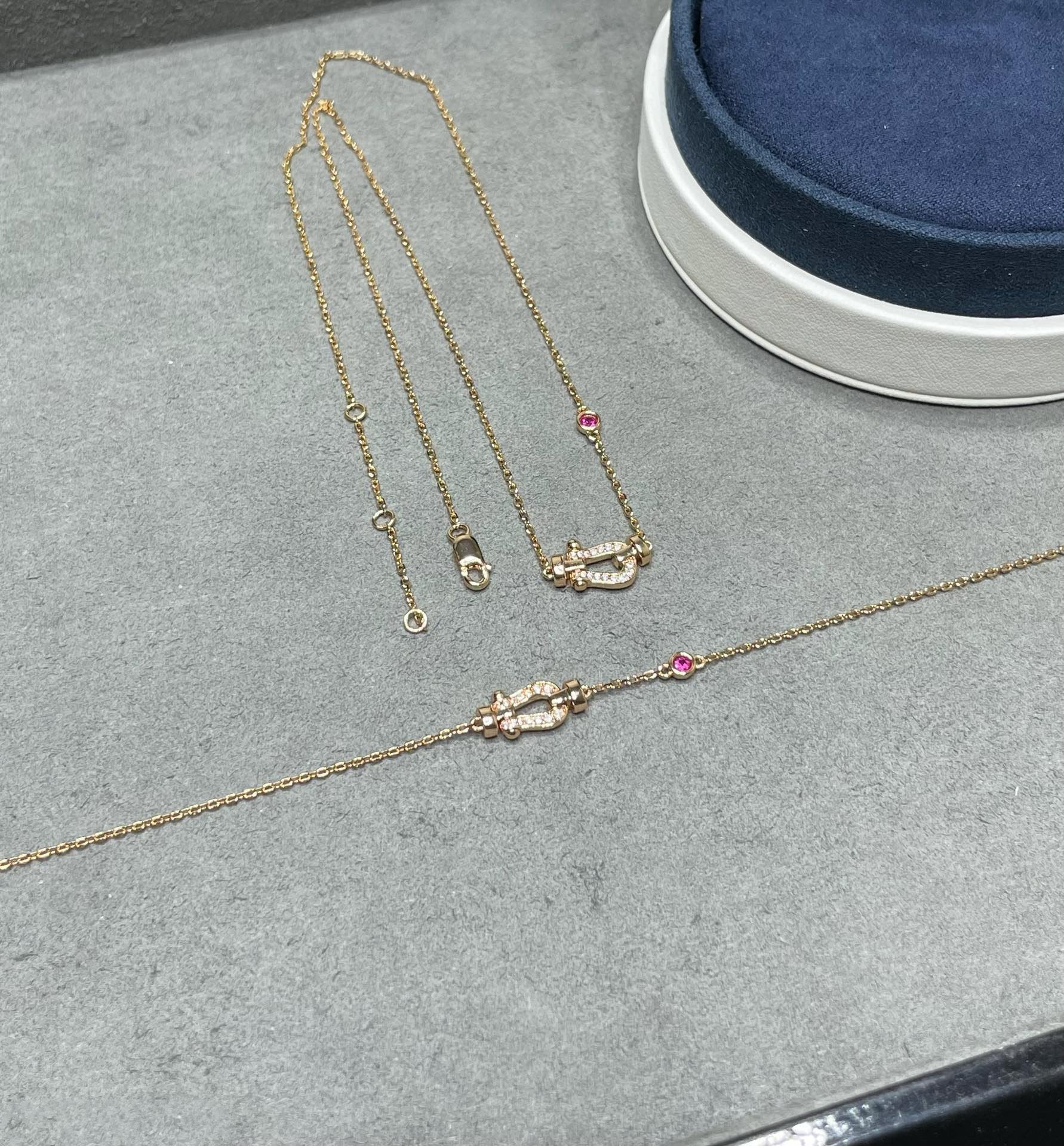 [TRENDS]FORCE 10 DIAMOND PINK GOLD NECKLACE