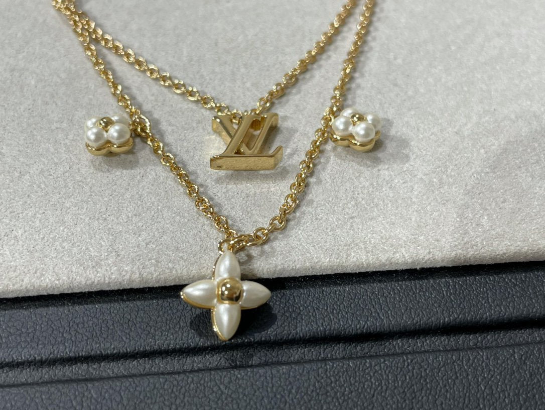 [TENDANCES] COLLIER DOUBLE RANGÉE DE NACRE DORÉ FLOWERGRAM