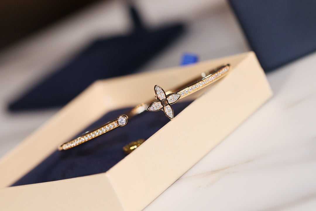 [TRENDS]IDYLLE GOLD OPEN BRACELET DIAMOND PAVED