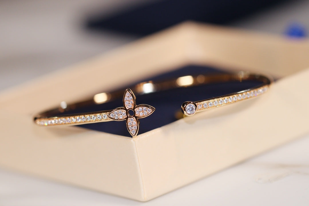 [TRENDS]IDYLLE GOLD OPEN BRACELET DIAMOND PAVED