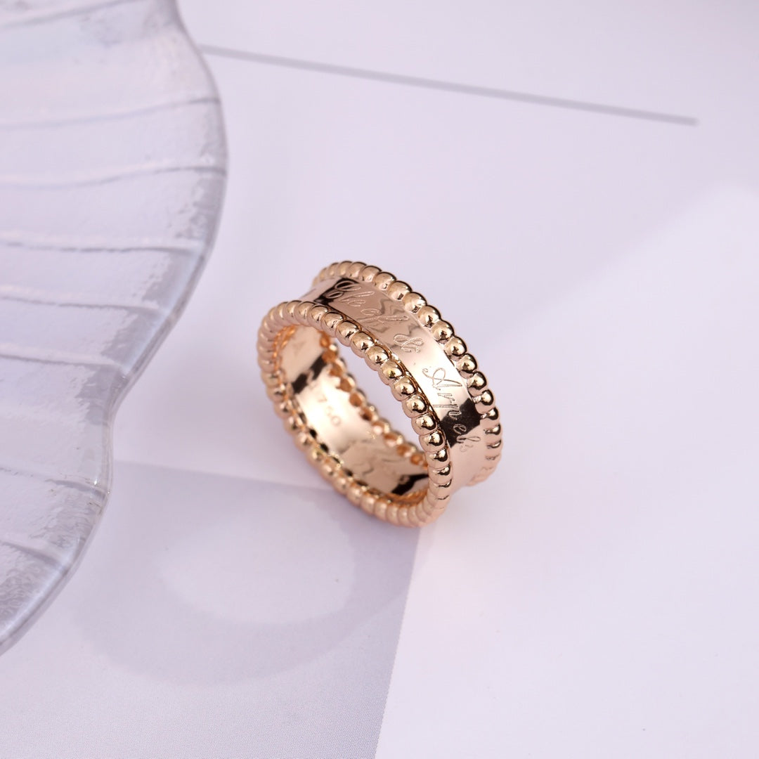 [TENDANCES] BAGUE SIGNATURE PERLEE