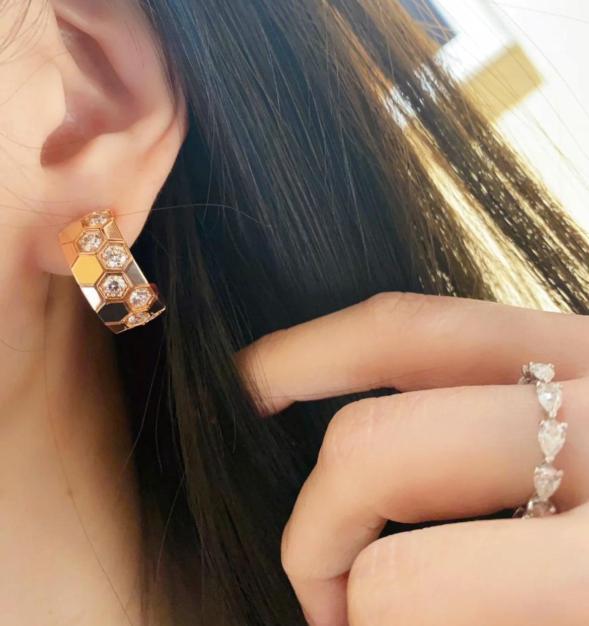 [TENDENCIAS]PENDIENTES DE ARO CON DIAMANTES BEE LOVE 