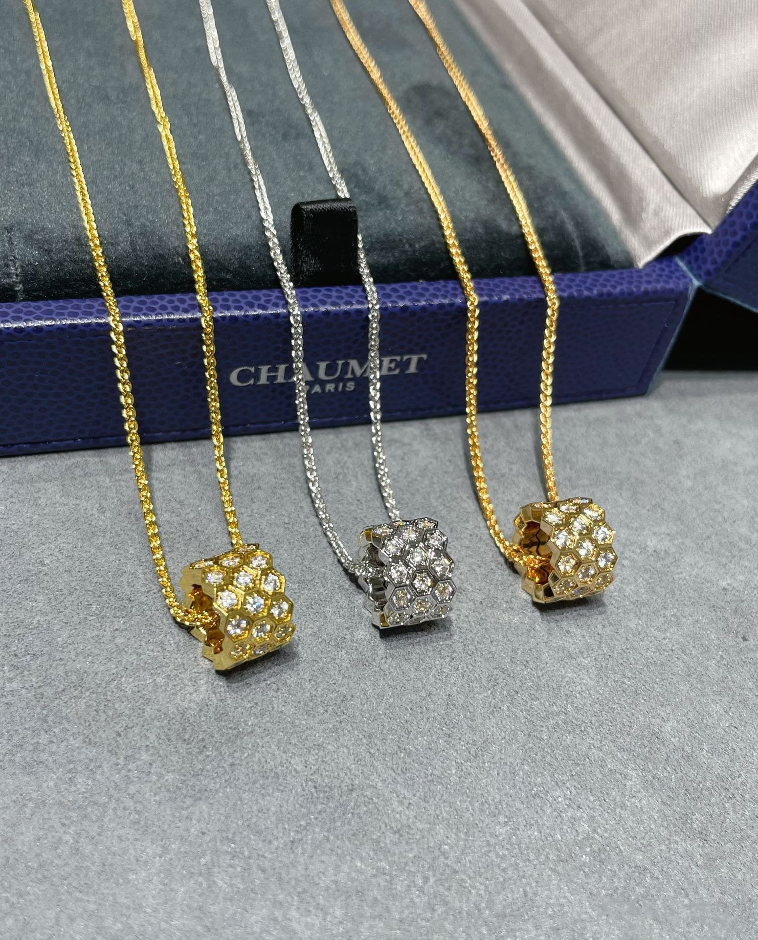 [TENDANCES] COLLIER 3 RANGS PAVÉ DE DIAMANTS BEE LOVE 