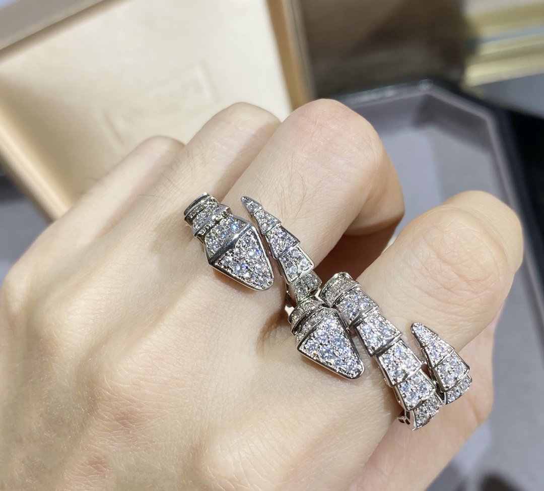 [TENDANCES] GRANDE BAGUE SERPENTI ARGENT PAVÉ DIAMANTS