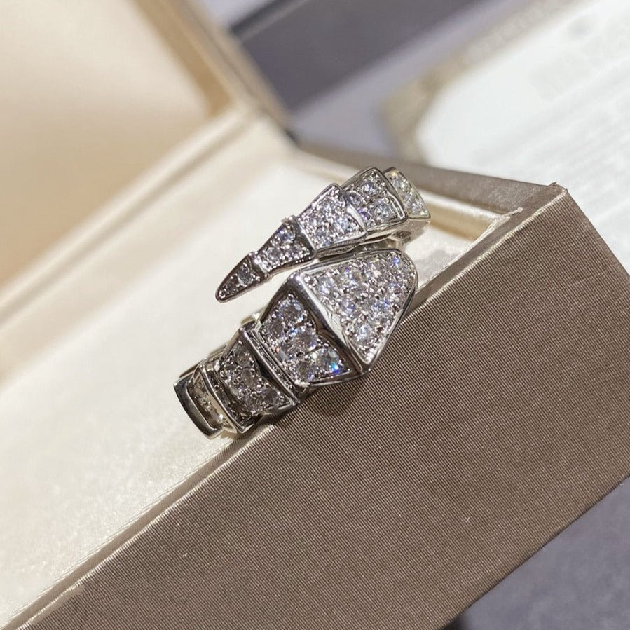 [TENDANCES] GRANDE BAGUE SERPENTI ARGENT PAVÉ DIAMANTS