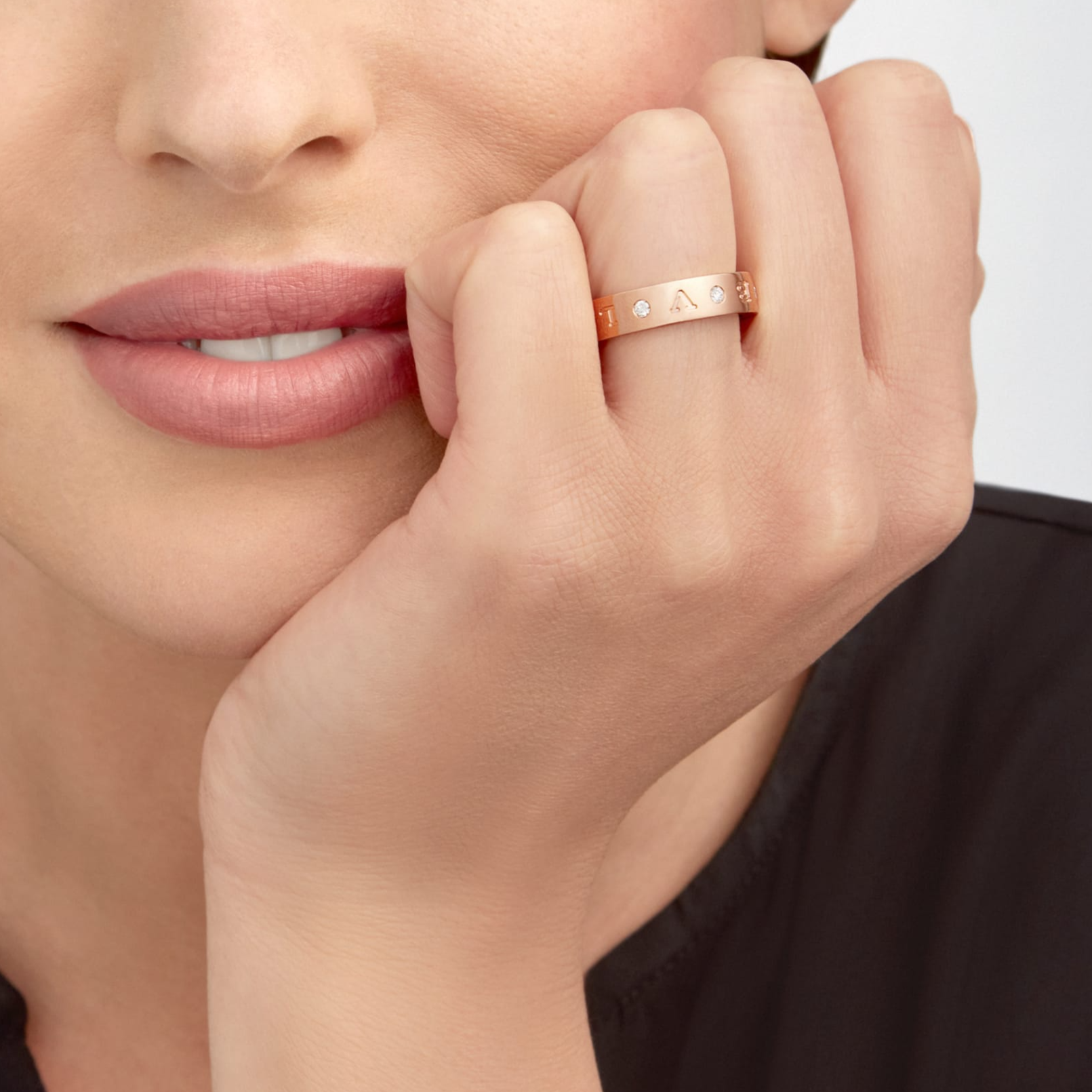 [TENDENCIAS] ANILLO ZERO 1 ESSENTIAL DE ORO ROSA CON DIAMANTES