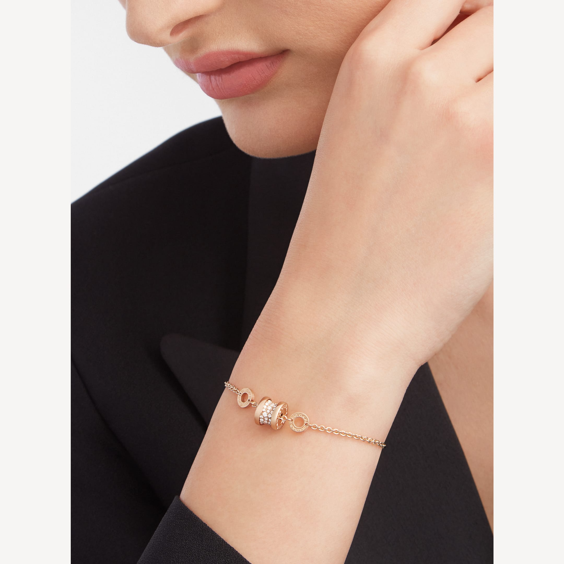 [TENDENCIAS] ORO ROSA SUAVE ZERO 1 CON DIAMANTES PAVÉ EN LA PULSERA ESPIRAL