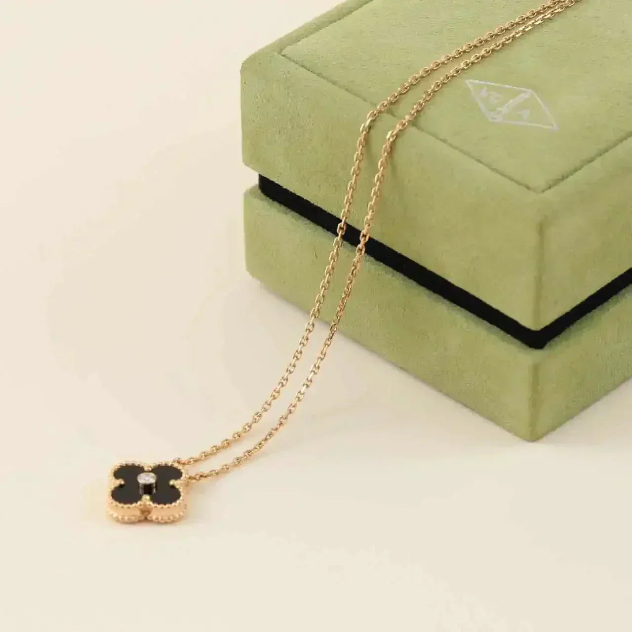 [TENDANCES] COLLIER CLOVER 15MM DIAMANT ONYX