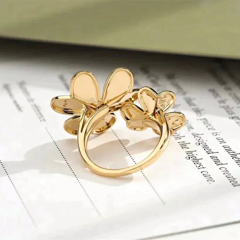 [TENDANCES] BAGUE EN OR ET DIAMANTS CLOVER COMOS