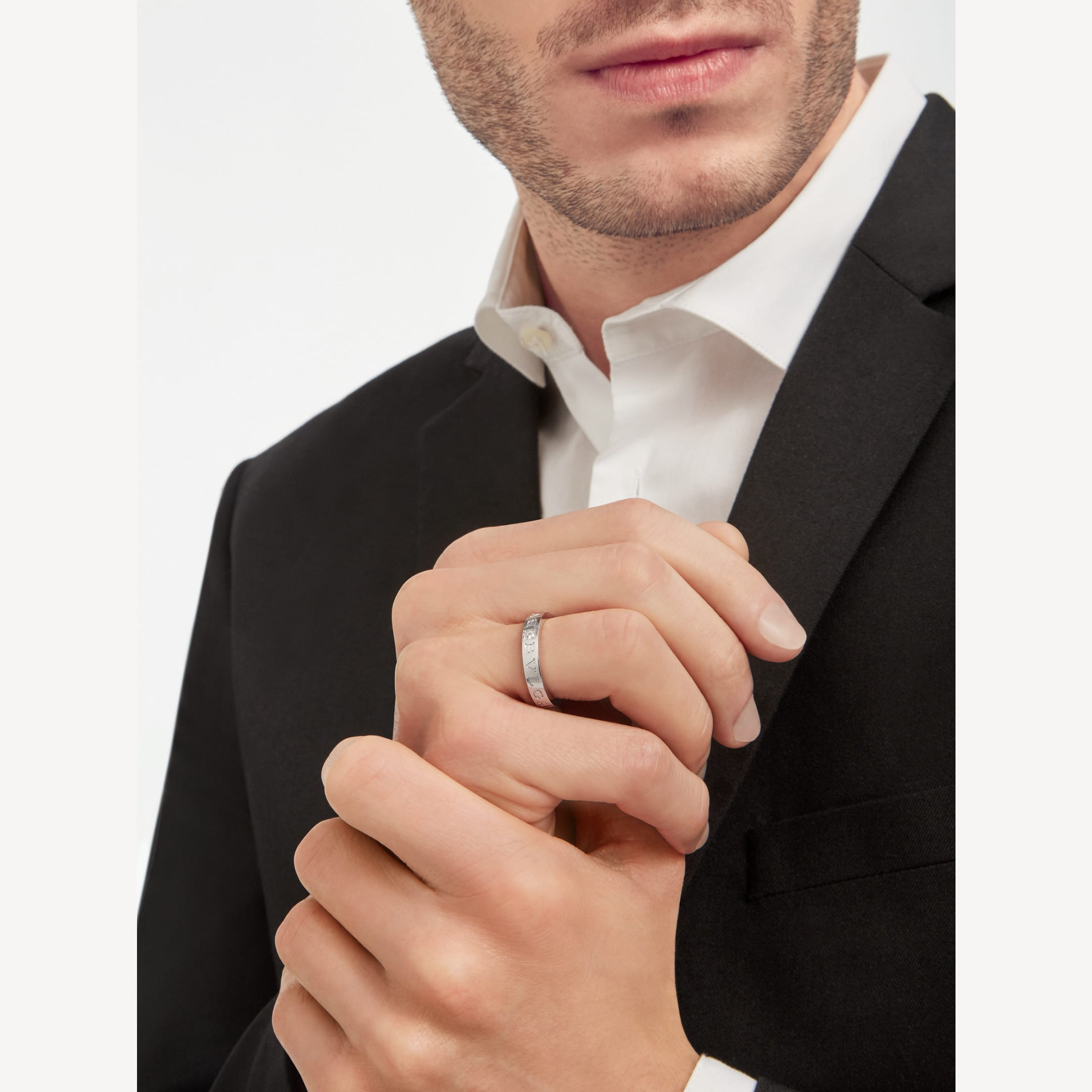 [TENDENCIAS]ZERO 1 ESSENTIAL CON ANILLO DE DIAMANTES