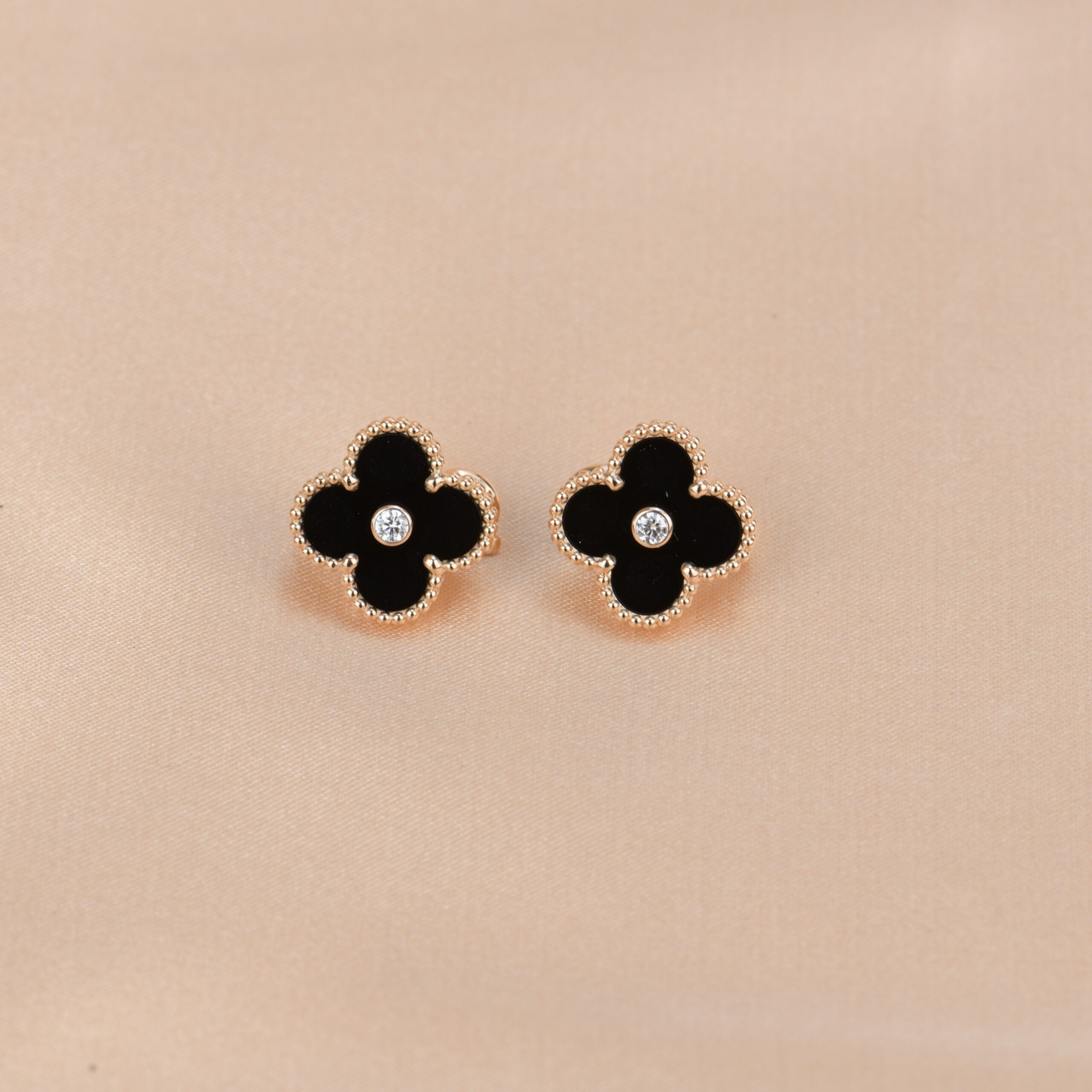 [TENDANCES]CLOVER MEDIUM 1 BOUCLES D'OREILLES ONYX DIAMANT