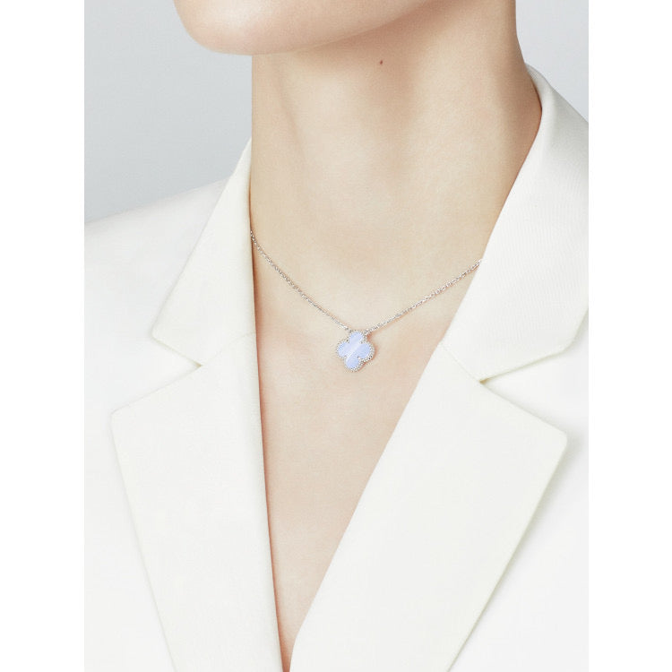 [TENDANCES] COLLIER CLOVER 15MM CALCÉDOINE BLEUE ARGENT