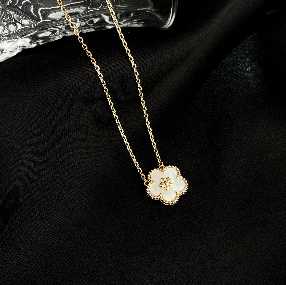 [TENDANCES] COLLIER LUCKY WHITE MOP PLUM BLOSSOM