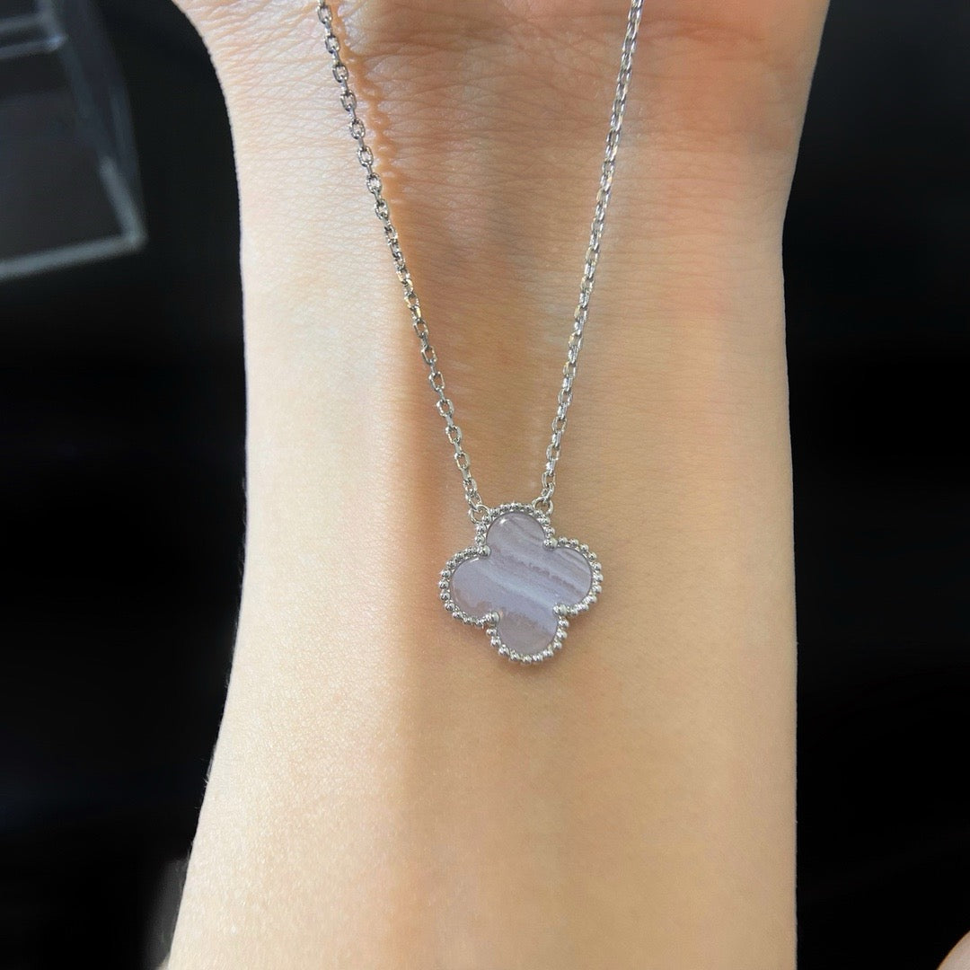 [TENDANCES] COLLIER CLOVER 15MM CALCÉDOINE BLEUE ARGENT