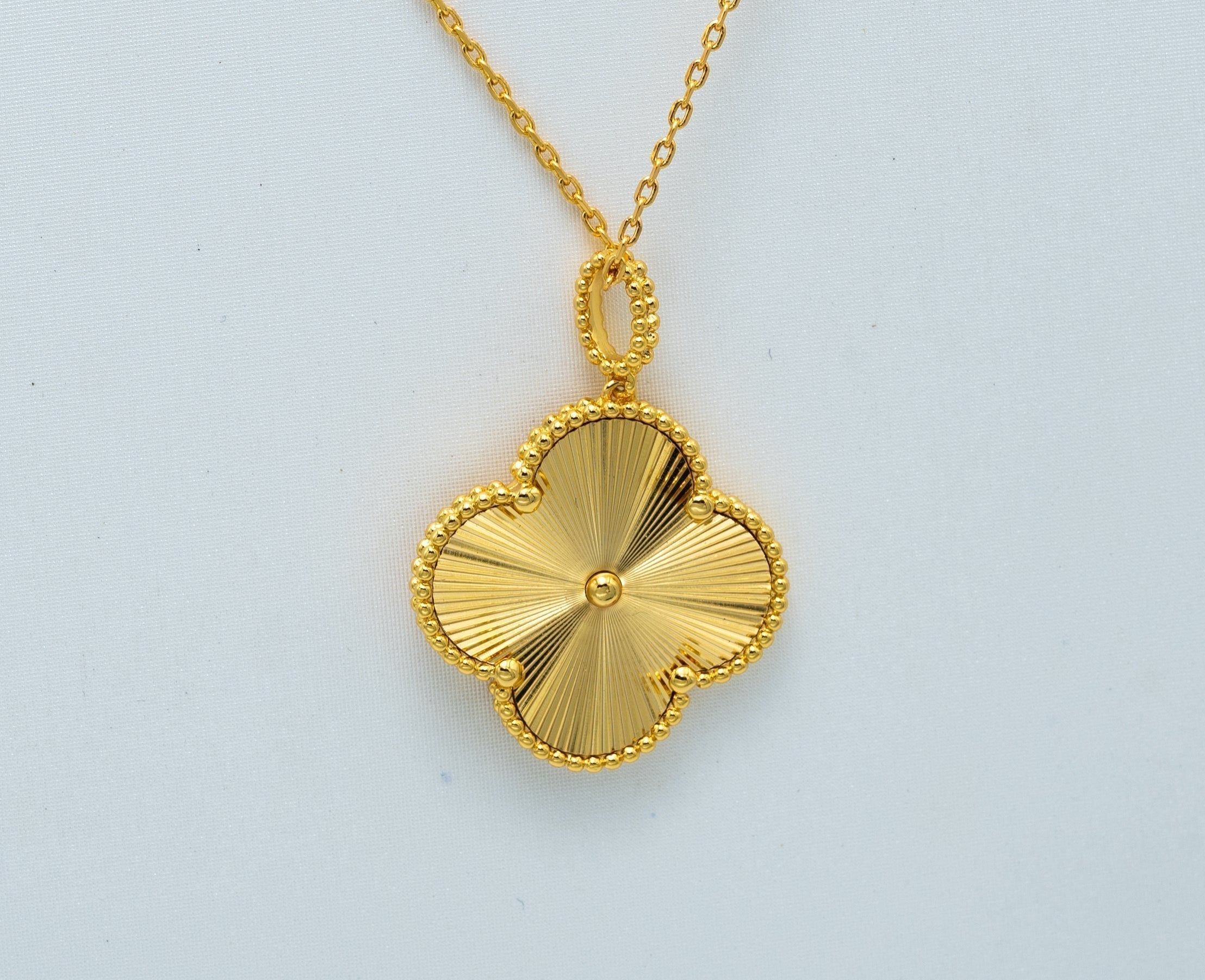 [TENDANCES] COLLIER PENDENTIF CLOVER 25MM OR 