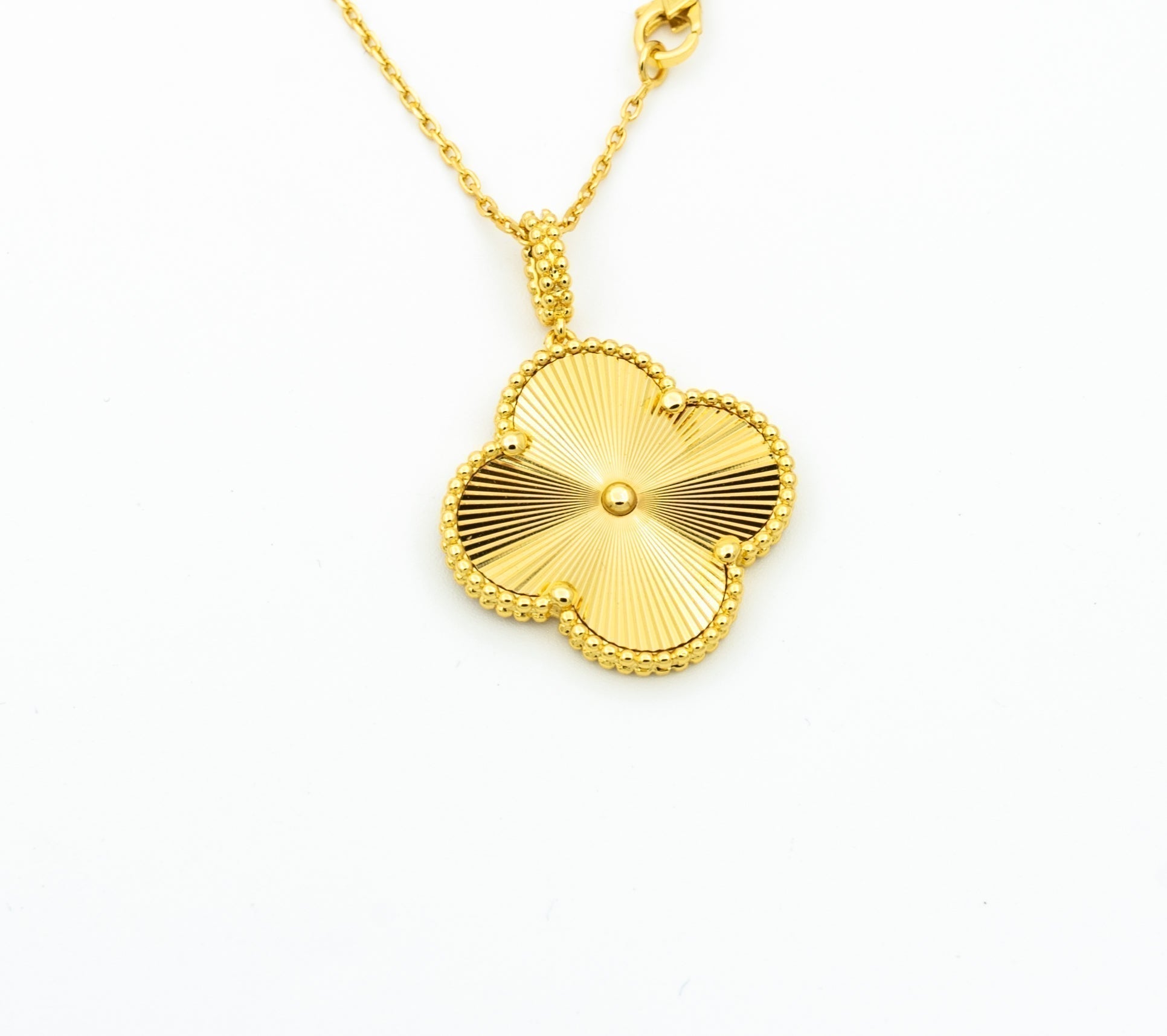 [TENDANCES] COLLIER PENDENTIF CLOVER 25MM OR 