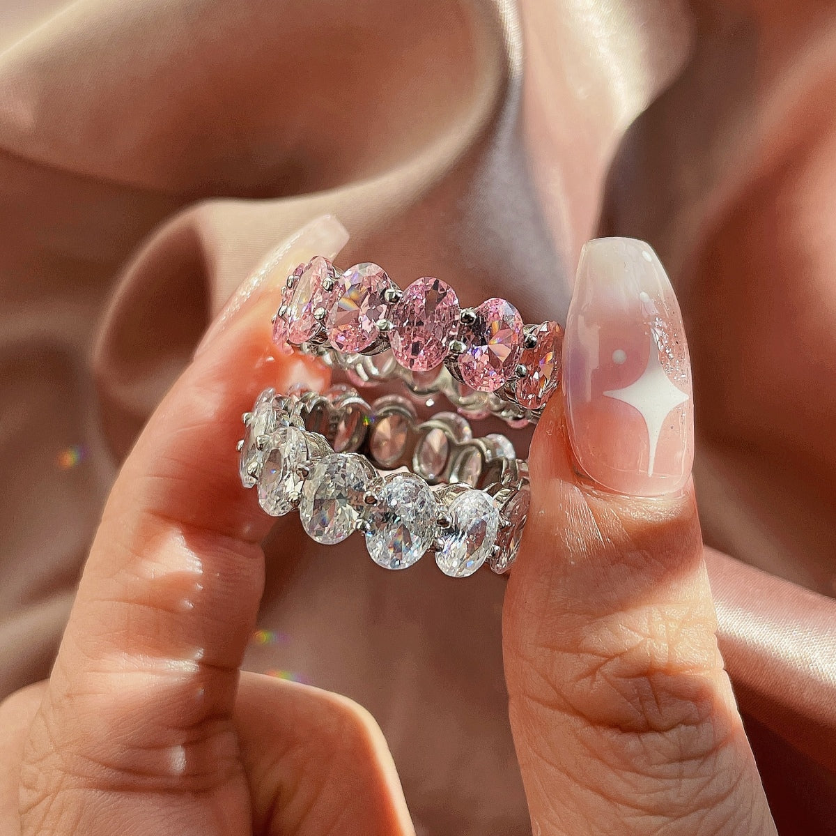 [XXX] Anillo de tenis de corte de cojín alargado y delicado