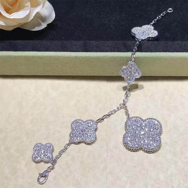 [TRENDS]CLOVER 6 MOTIFS SILVER DIAMOND BRACELET