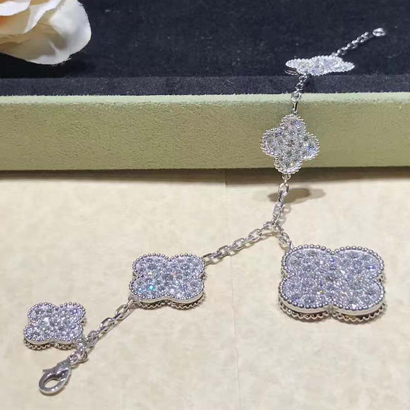 [TRENDS]CLOVER 6 MOTIFS SILVER DIAMOND BRACELET