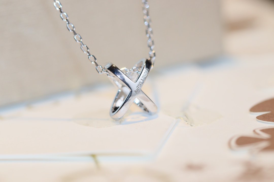 [TENDANCES]COLLIER JEUX DE DIAMANTS