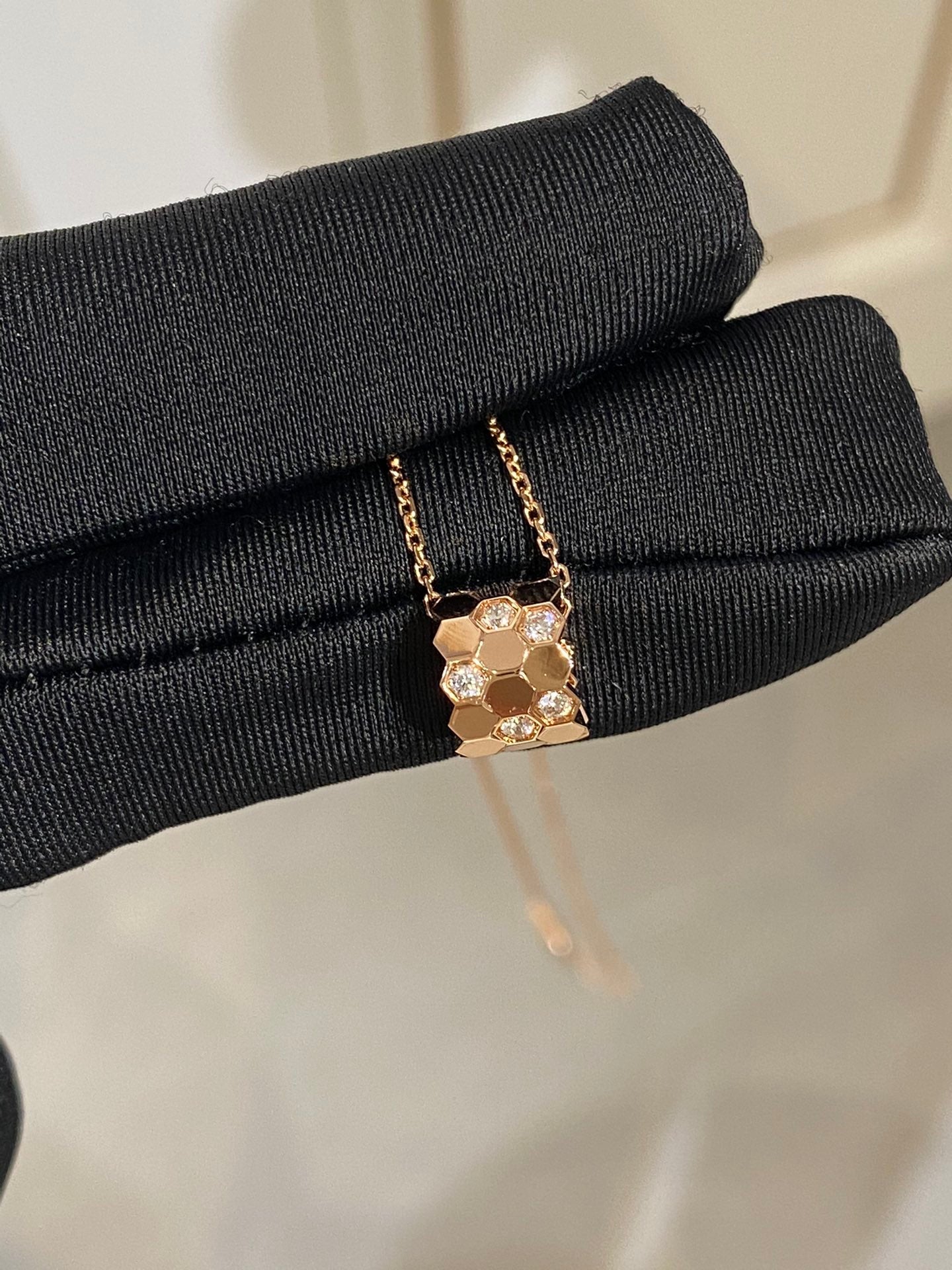 [TENDANCES] COLLIER BEE LOVE DIAMANT