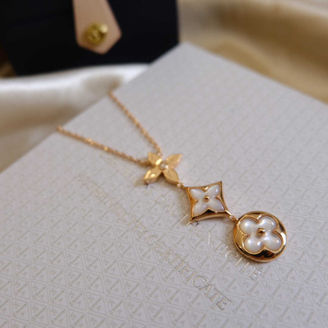 [TENDANCES] COLLIER LARIAT COLOR BLOSSOM OR ROSE NACRE BLANCHE ET DIAMANT