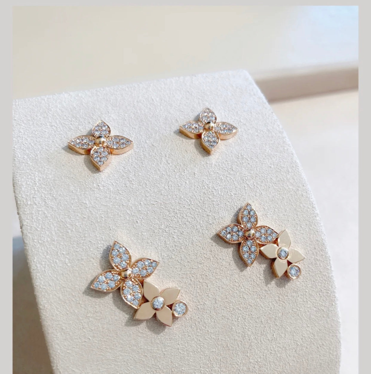 [TENDENCIAS]PENDIENTES DE BOTON STAR BLOSSOM EN ORO ROSA CON DIAMANTES