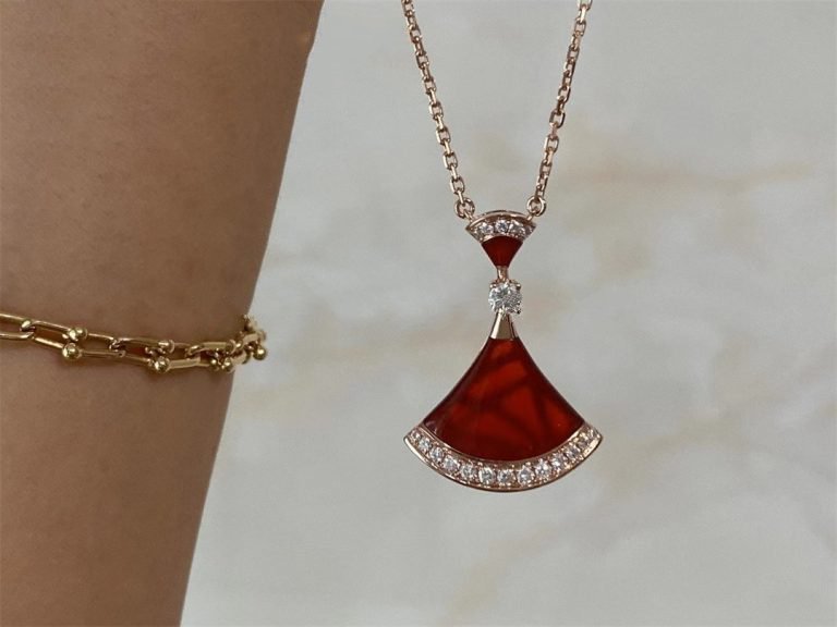 [TENDANCES] COLLIER DE RÊVE CORNALINE DIAMANT