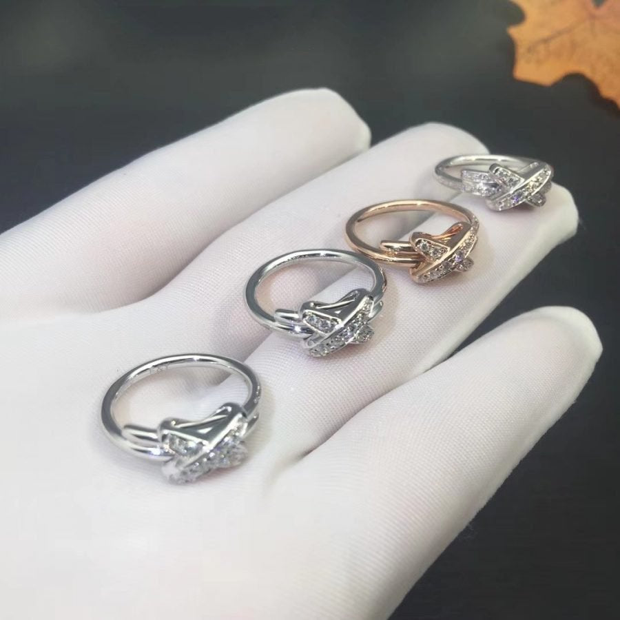 [TENDENCIAS]ANILLO JEUX DE PLATA CON DIAMANTES