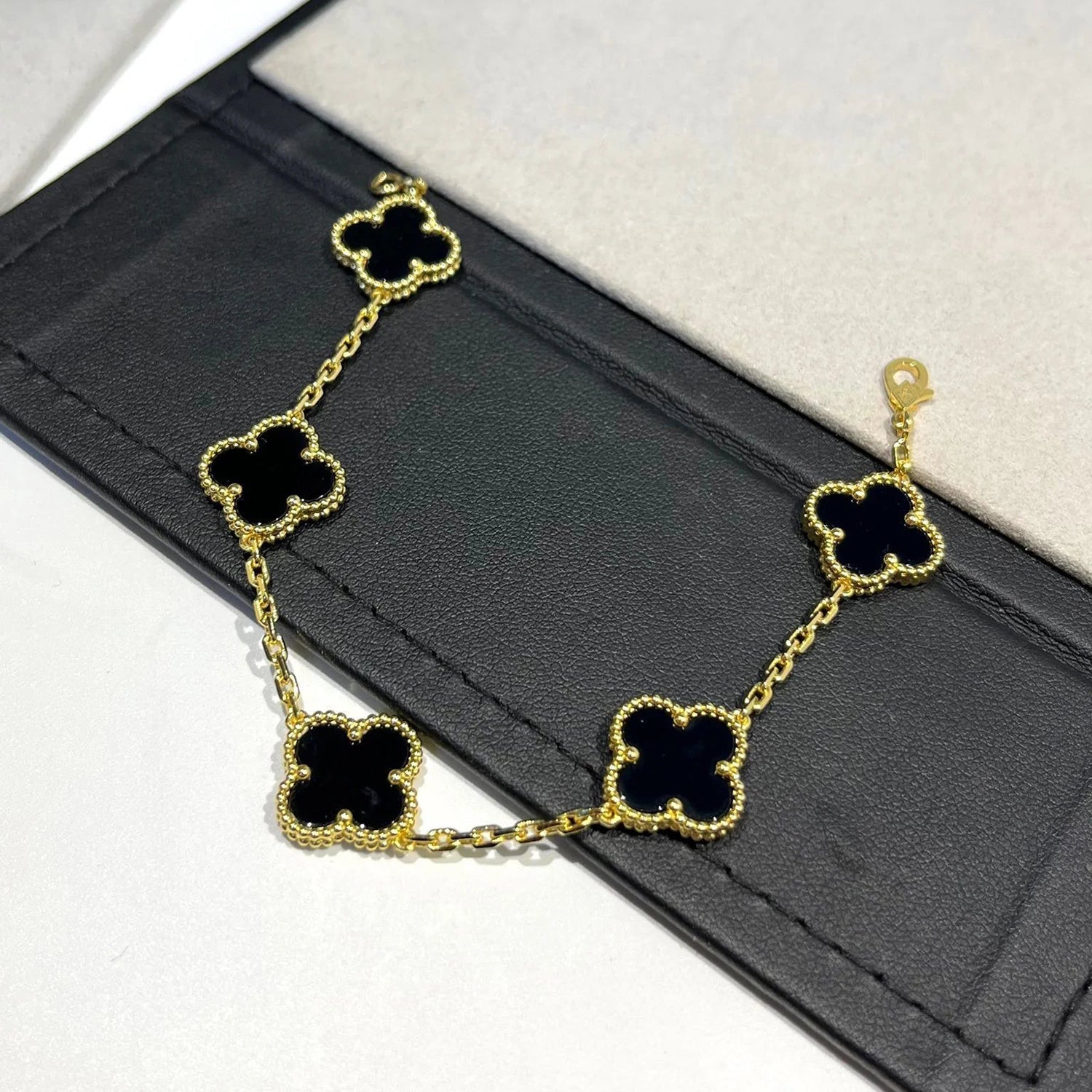 [TENDANCES]BRACELET ONYX NOIR 5 MOTIFS CLOVER 