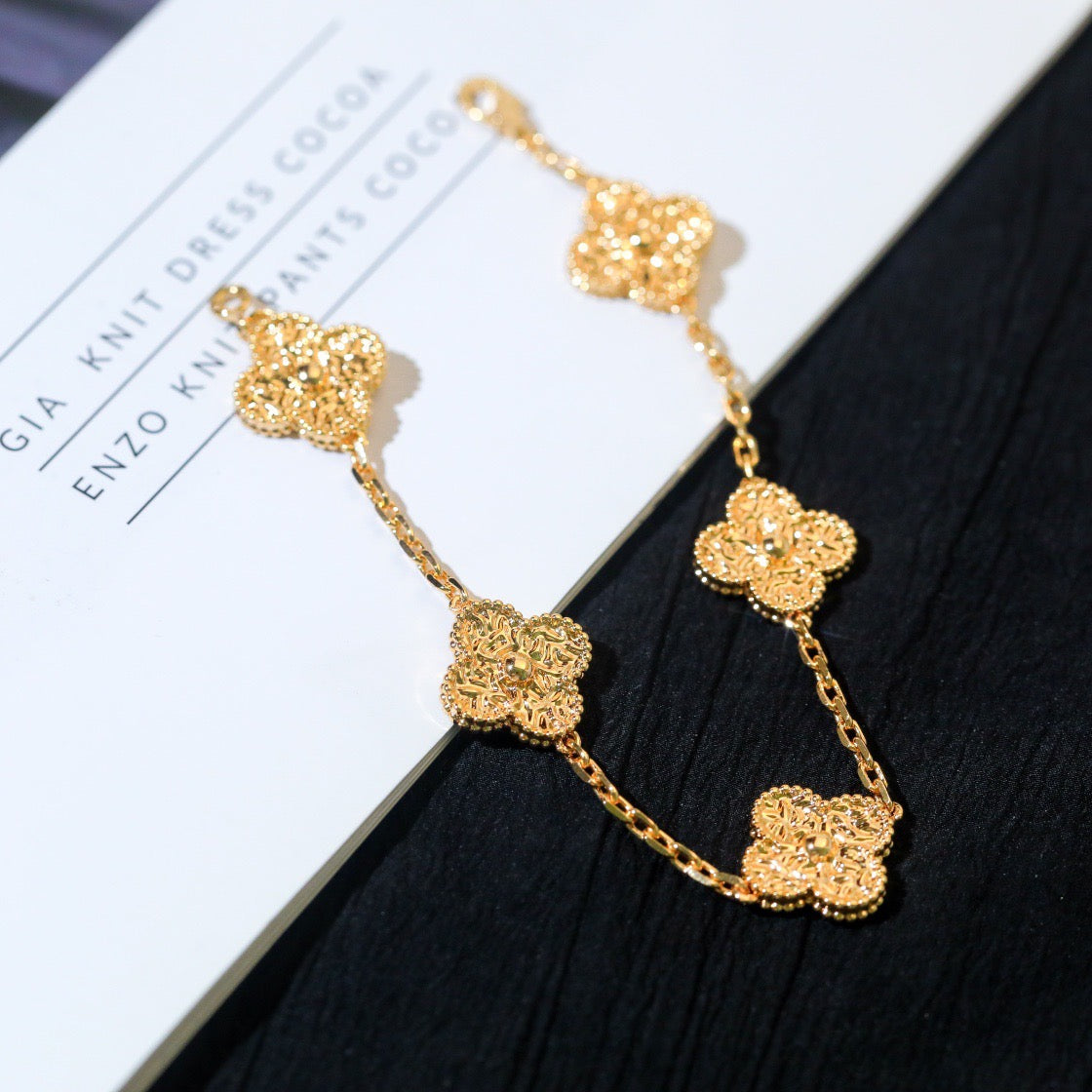 [TENDANCES] BRACELET BRONZANT CLOVER 5 MOTIFS 