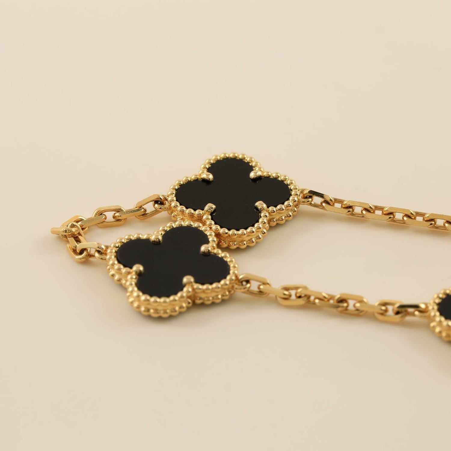 [TENDANCES]BRACELET ONYX NOIR 5 MOTIFS CLOVER 