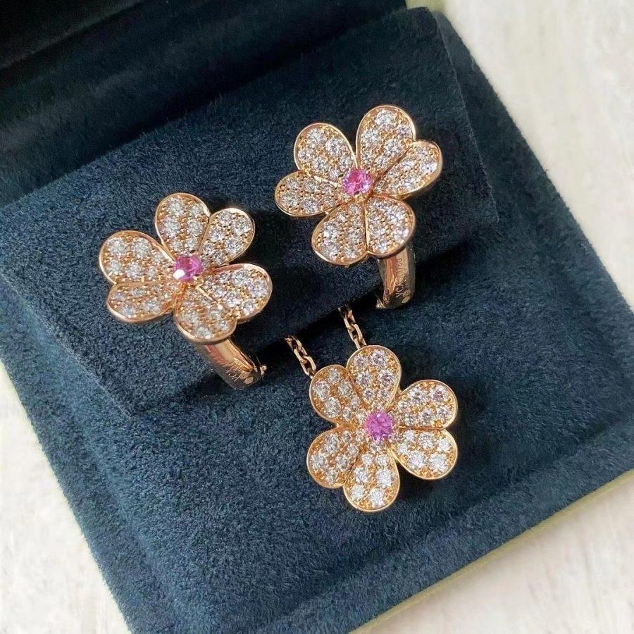 [TRENDS]FRIVOLE PINK GOLD FLOWER DIAMOND EARRINGS