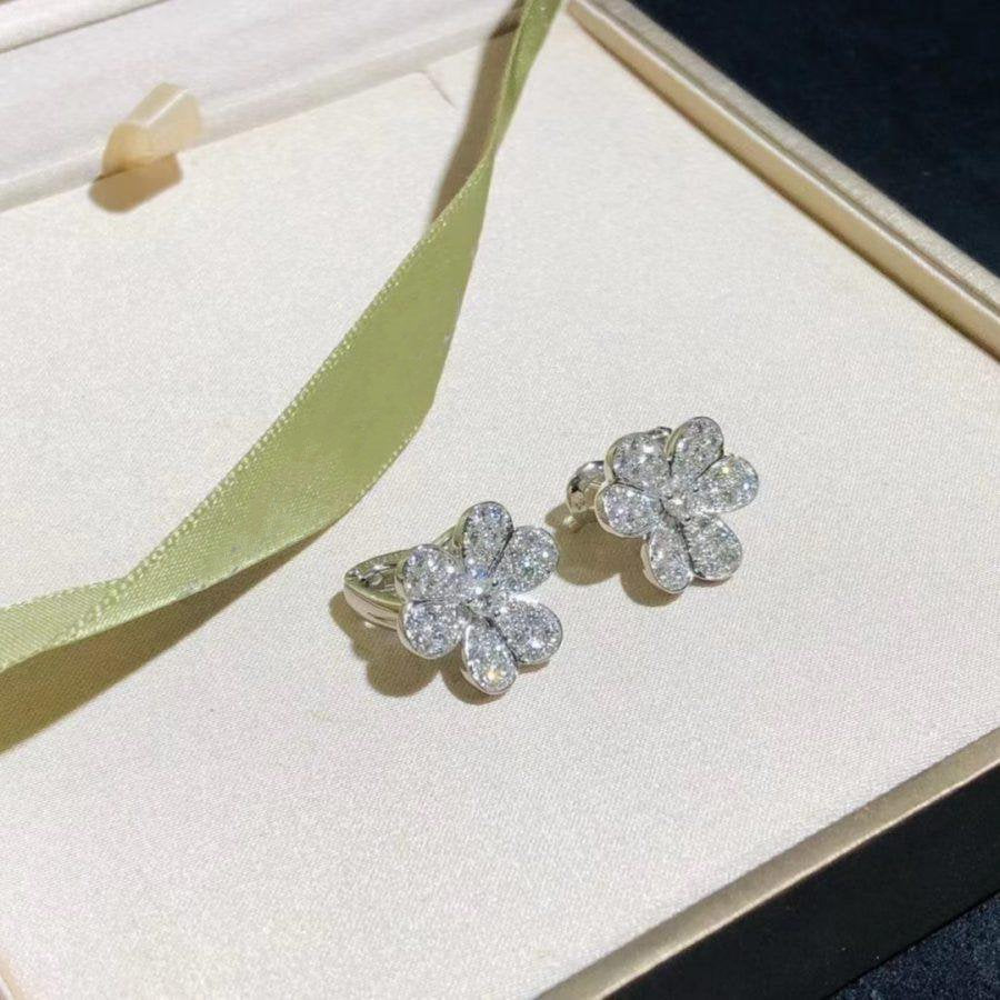 [TRENDS]FRIVOLE SILVER FLOWER DIAMOND EARRINGS