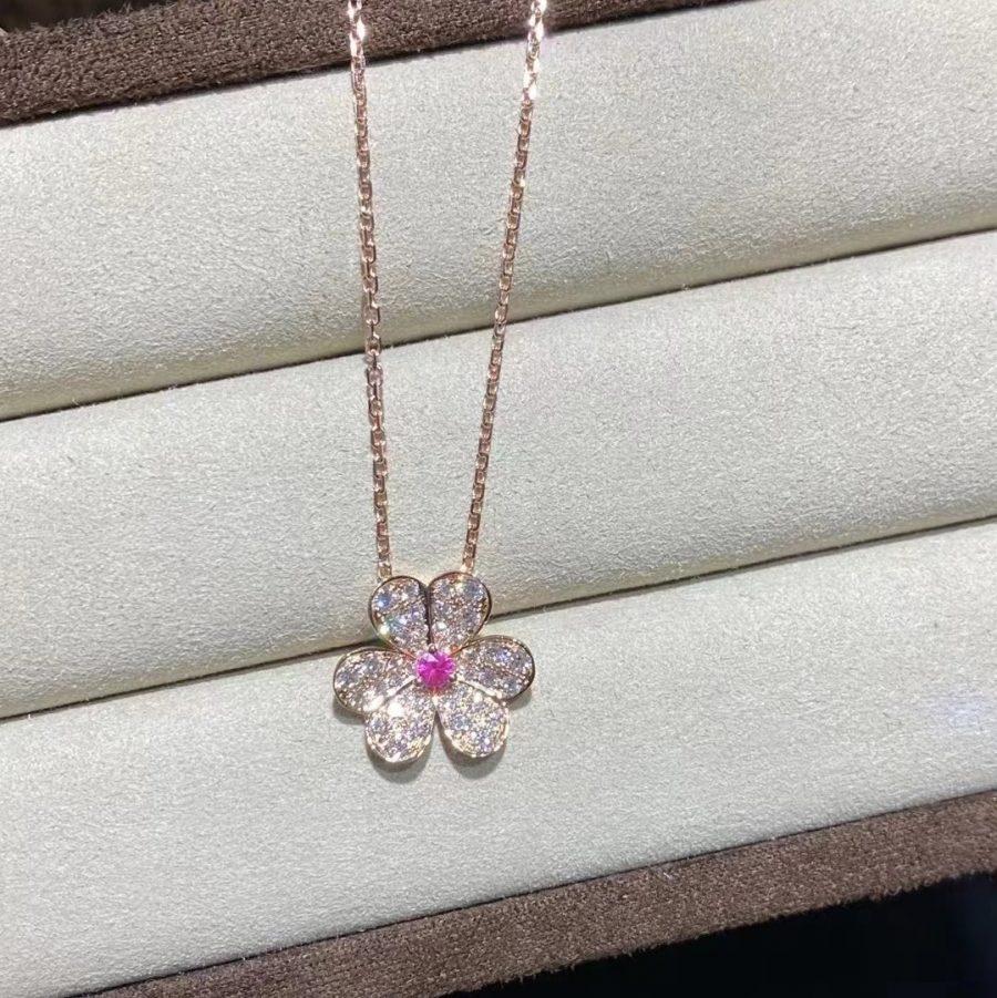 [TENDANCES] COLLIER FLEUR DIAMANT OR ROSE FRIVOLE