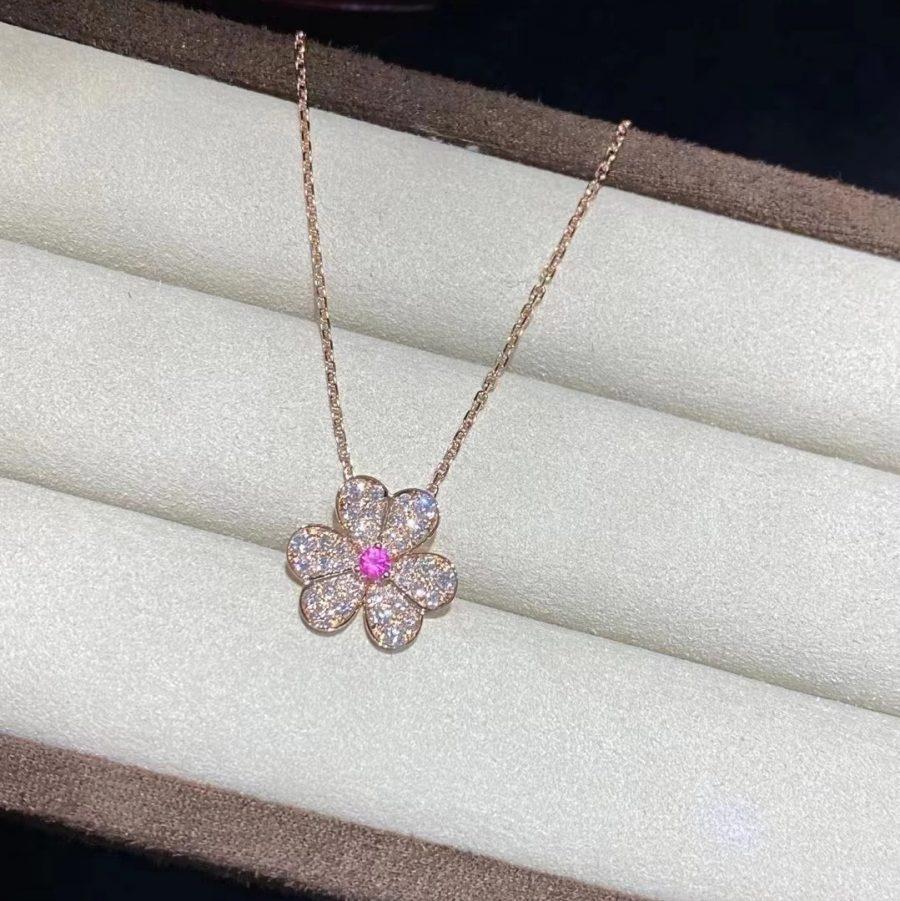 [TENDANCES] COLLIER FLEUR DIAMANT OR ROSE FRIVOLE