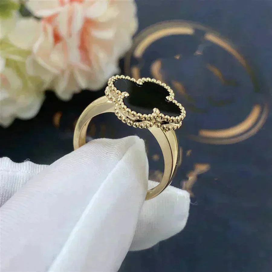 [TRENDS]CLOVER ONYX RING