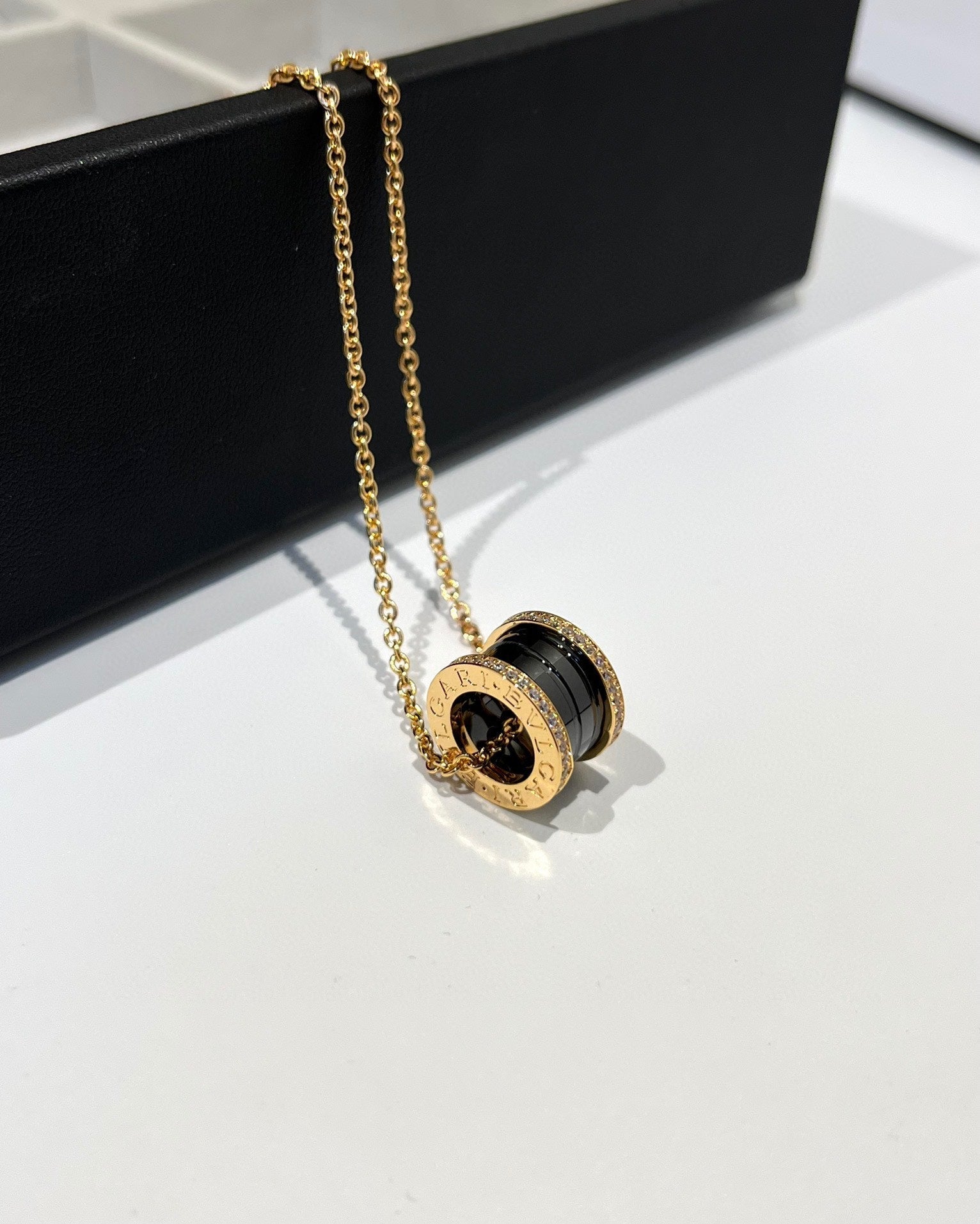 [TRENDS]ZERO 1 BLACK CERAMIC DIAMOND PINK GOLD NECKLACE