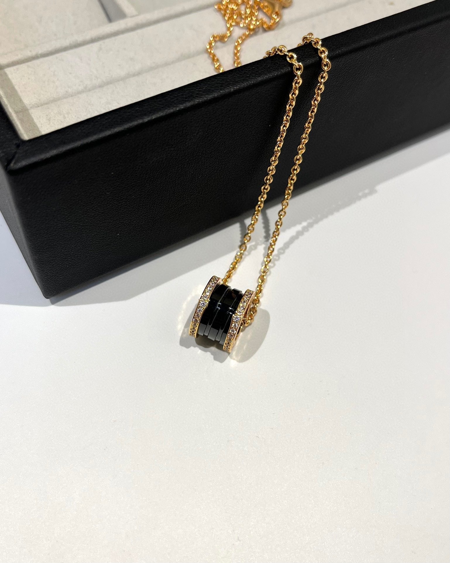 [TRENDS]ZERO 1 BLACK CERAMIC DIAMOND PINK GOLD NECKLACE